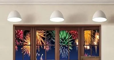 شخص يتأمل عند ضوء الفجر بهدوء