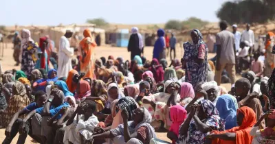 طفل يعاني من سوء التغذية في مركز صحي بدارفور