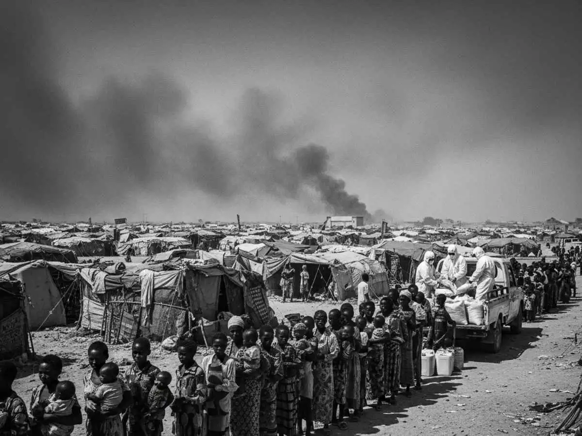 أزمة السودان مع دمار الحرب ونزوح المدنيين وتفاقم المجاعة